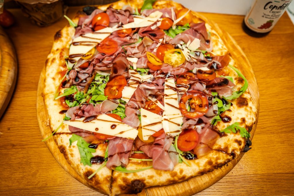 Meniu Pizzerie Tulcea, 30 de sortimente cu gust autentic. Pizza Folgaria by Royal Tulcea