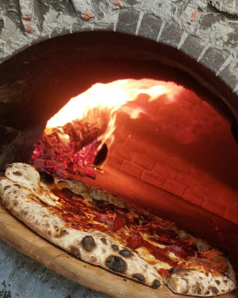 Pizzerie Tulcea cu traditie. Descopera Pizzeria Royal - pizza autentica de peste 15 ani