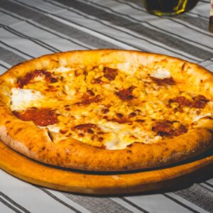 Pizza cu Margine Umplută